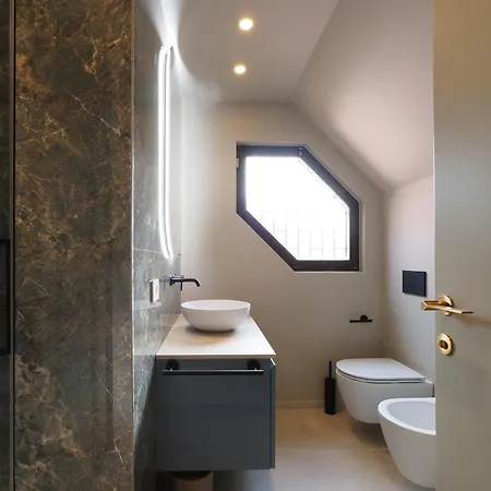 Duomo Luxury Xi Apartment